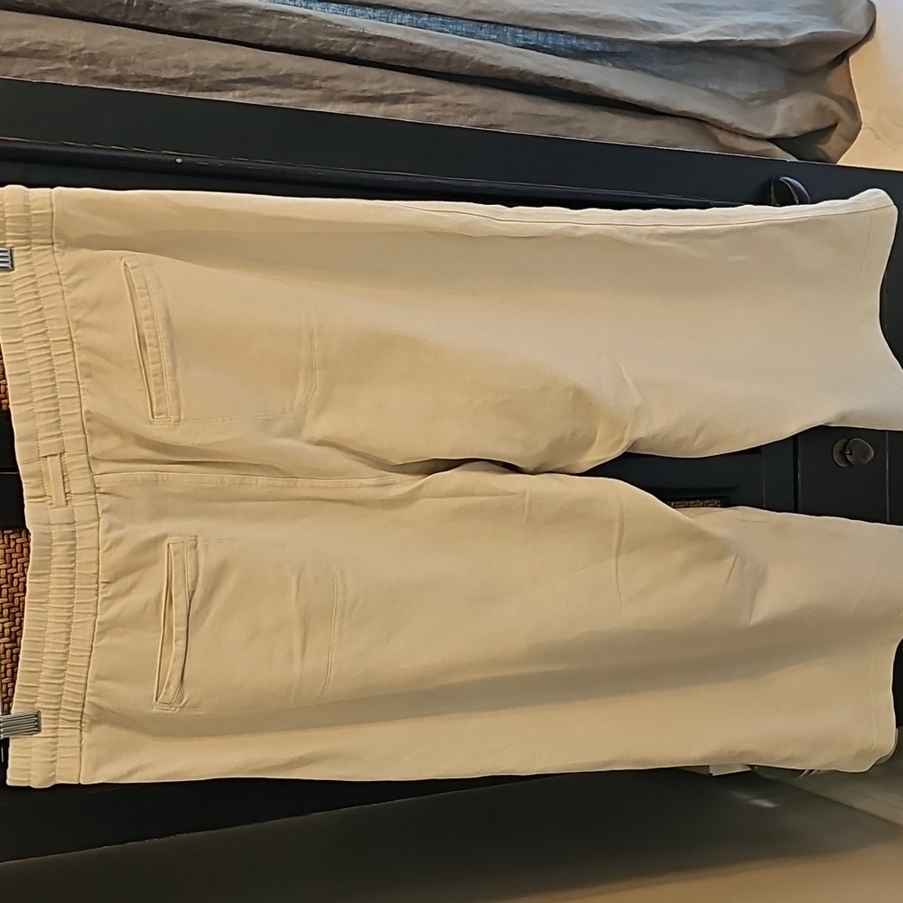 Athleta Cream Farallon Heathered Wide Crop - Picture 2 of 9